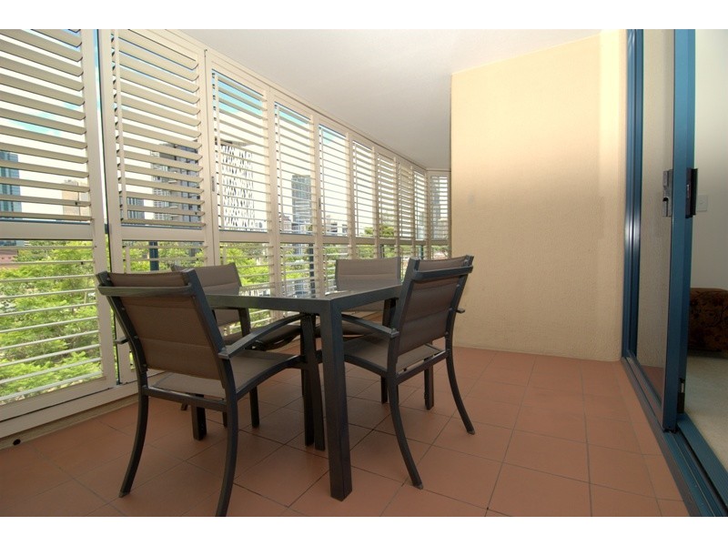 45 Deakin Street, Kangaroo Point QLD 4169