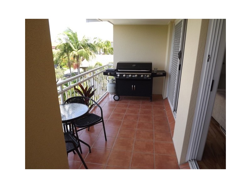 16/37 Mawarra Street, Chevron Island QLD 4217