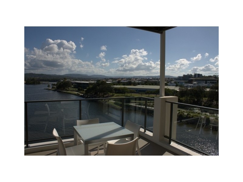 9 Moores Crescent, Varsity Lakes QLD 4227