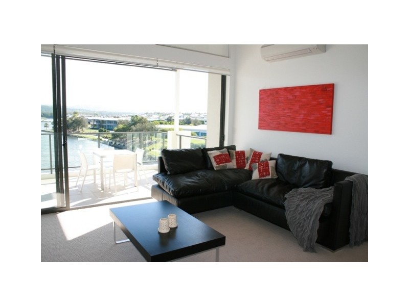 9 Moores Crescent, Varsity Lakes QLD 4227