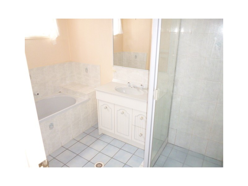 5 Jewell Court, Regents Park QLD 4118