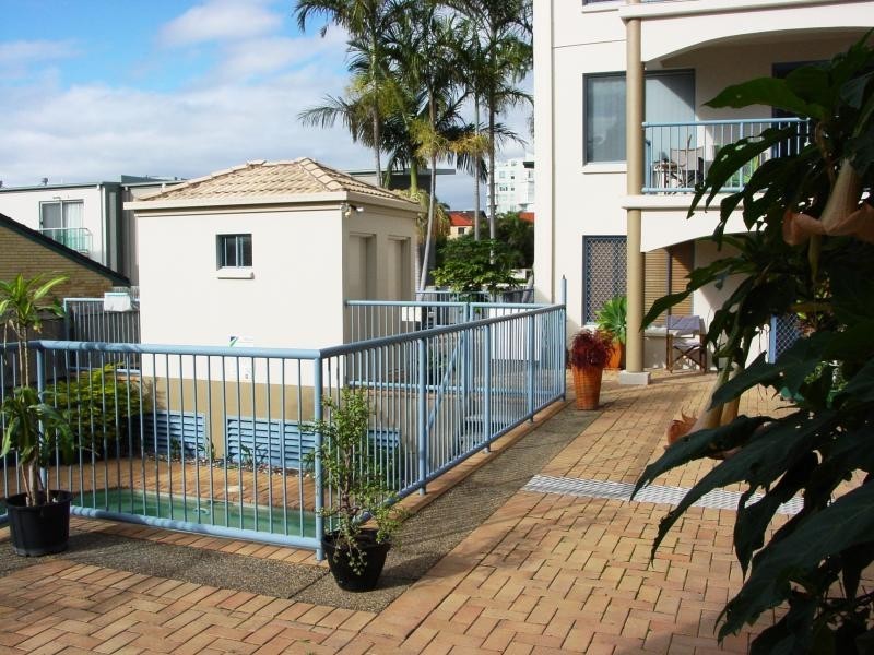11/103-105 Frank Street, Labrador QLD 4215