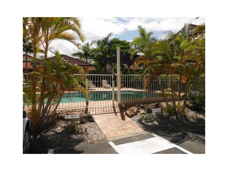 19/2 Brown Street, Labrador QLD 4215