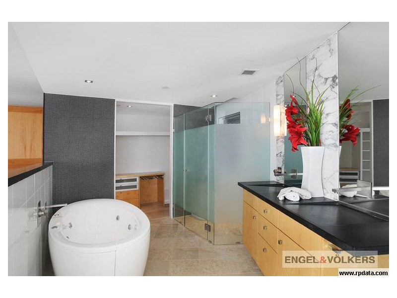 52 Curtis St, Brisbane QLD 4000