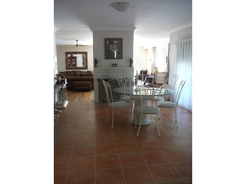8 O’Grady Drive, Paradise Point QLD 4216