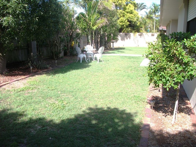 8 O’Grady Drive, Paradise Point QLD 4216