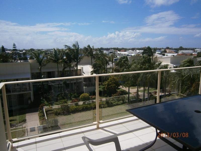 1 Grenada Way, Kawana Island QLD 4575
