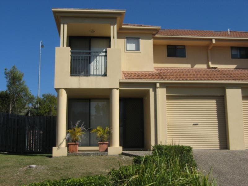 9/1 Hervey St, Pacific Pines QLD 4211