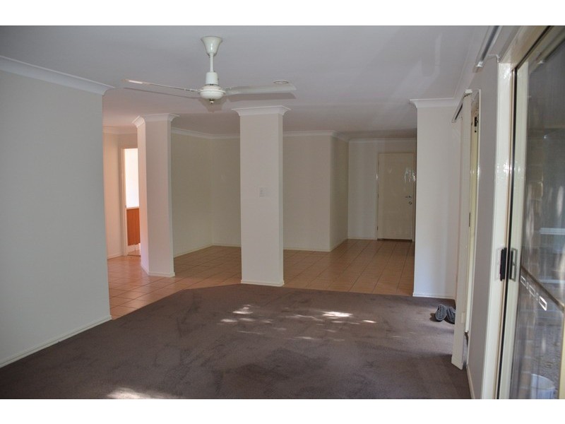 6 Yamie Ave, Varsity Lakes QLD 4227