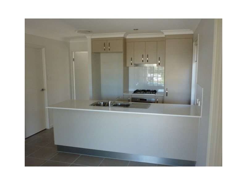 86 Carselgrove Ave, Fitzgibbon QLD 4018