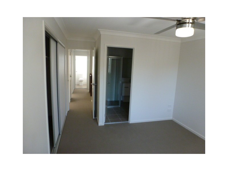 86 Carselgrove Ave, Fitzgibbon QLD 4018