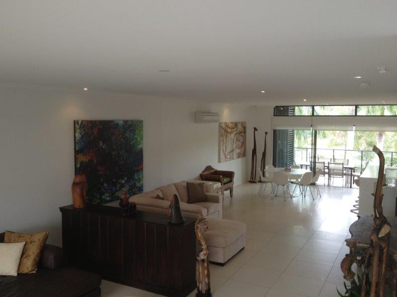 9 Moores Crescent, Varsity Lakes QLD 4227