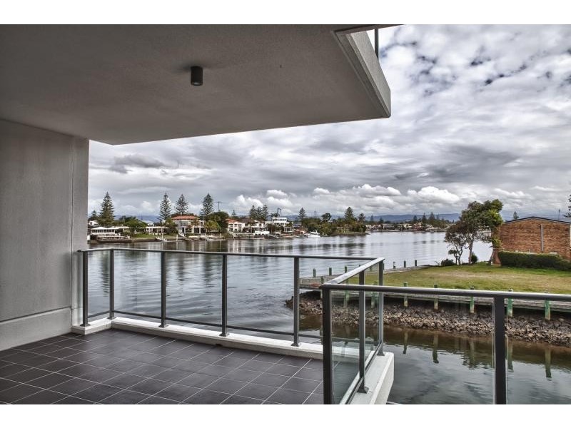 30 Paradise Island, Surfers Paradise QLD 4217