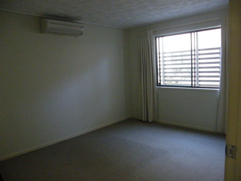 51/4 Grand Parade, Kawana Island QLD 4575