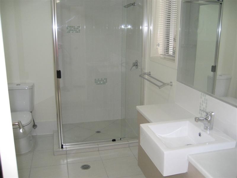 6/4 Grand Parade, Kawana Island QLD 4575