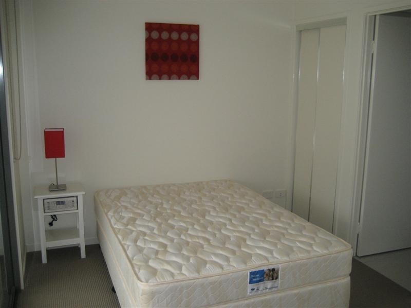 6/4 Grand Parade, Kawana Island QLD 4575