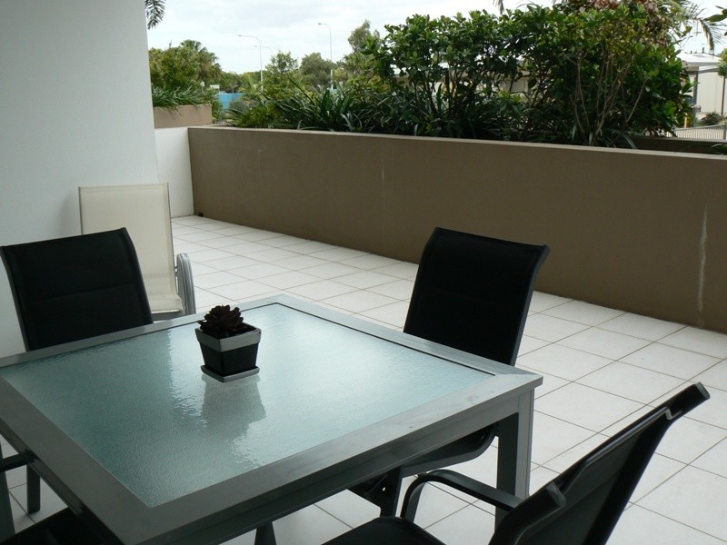 6/4 Grand Parade, Kawana Island QLD 4575