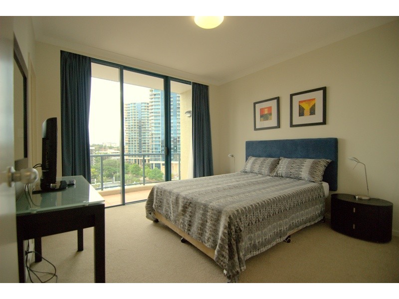 35 Ferry Street, Kangaroo Point QLD 4169