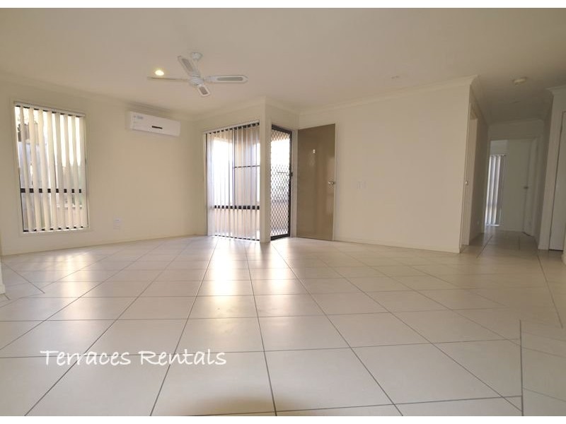 01/24 Amsonia Court,, Arundel QLD 4214