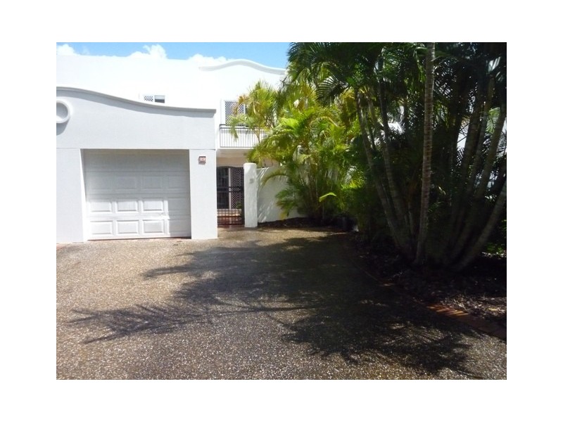 100 Cotlew St East, Southport QLD 4215