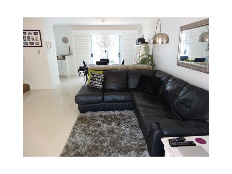 100 Cotlew St East, Southport QLD 4215