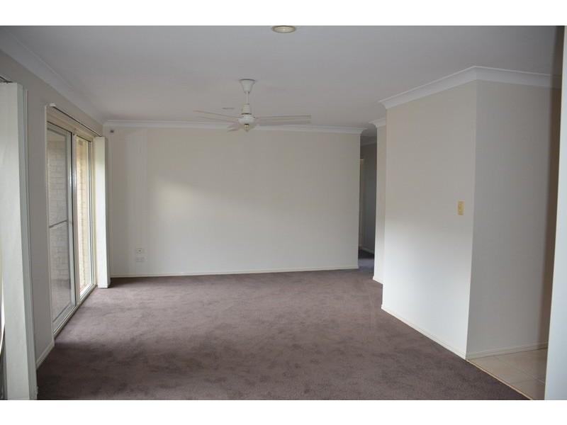 6 Yamie Ave, Varsity Lakes QLD 4227
