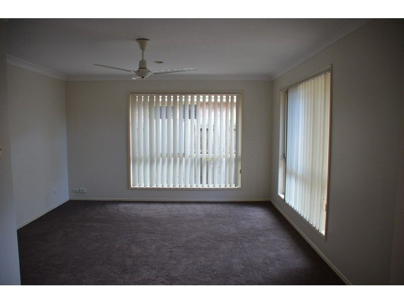 6 Yamie Ave, Varsity Lakes QLD 4227