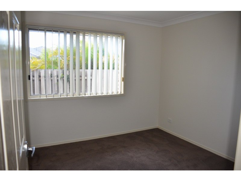6 Yamie Ave, Varsity Lakes QLD 4227