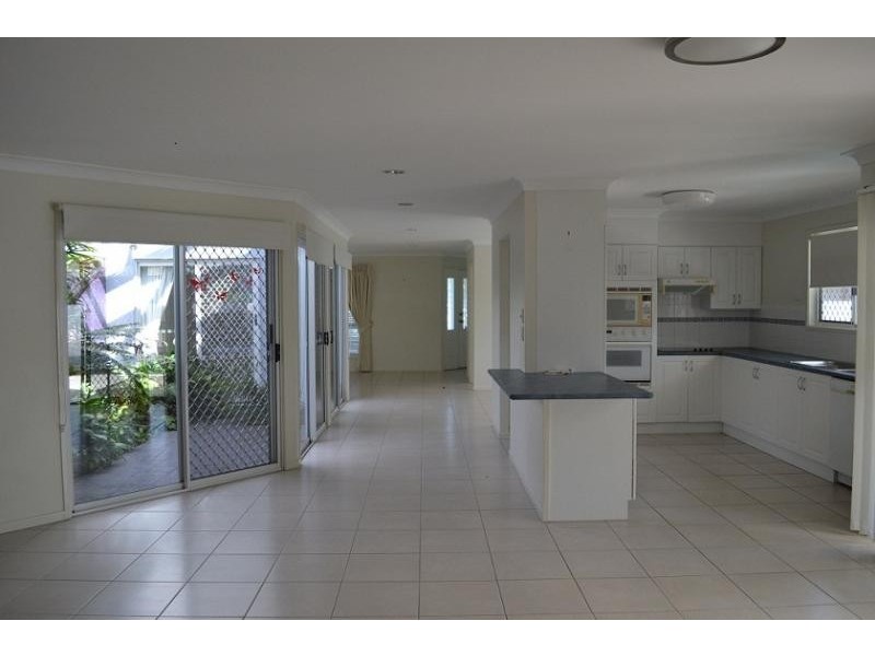 2 Eastcourt Lane, Sunnybank Hills QLD 4109