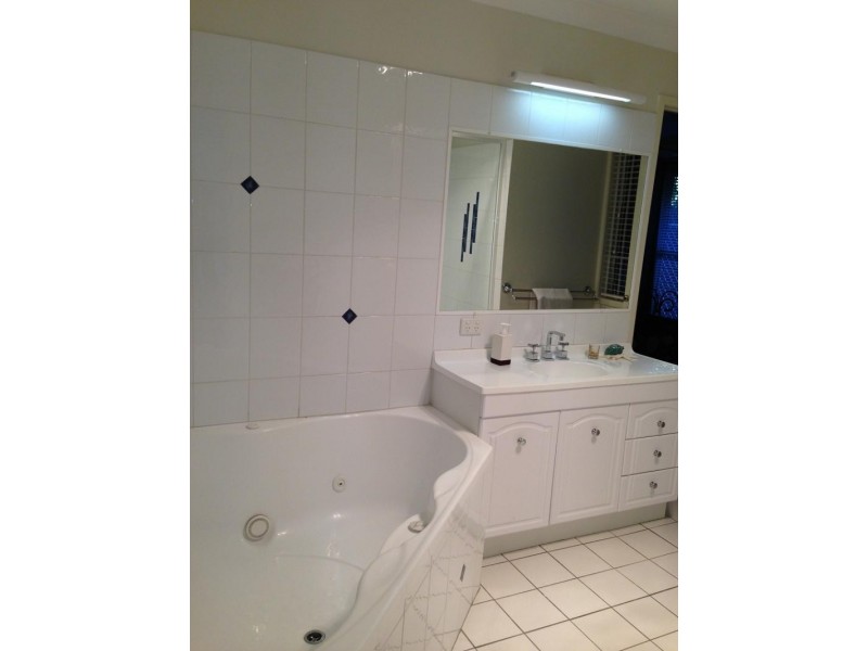 2 Eastcourt Lane, Sunnybank Hills QLD 4109