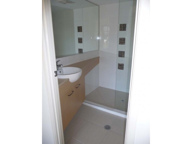 20/10 Grand Parade, Kawana Island QLD 4575