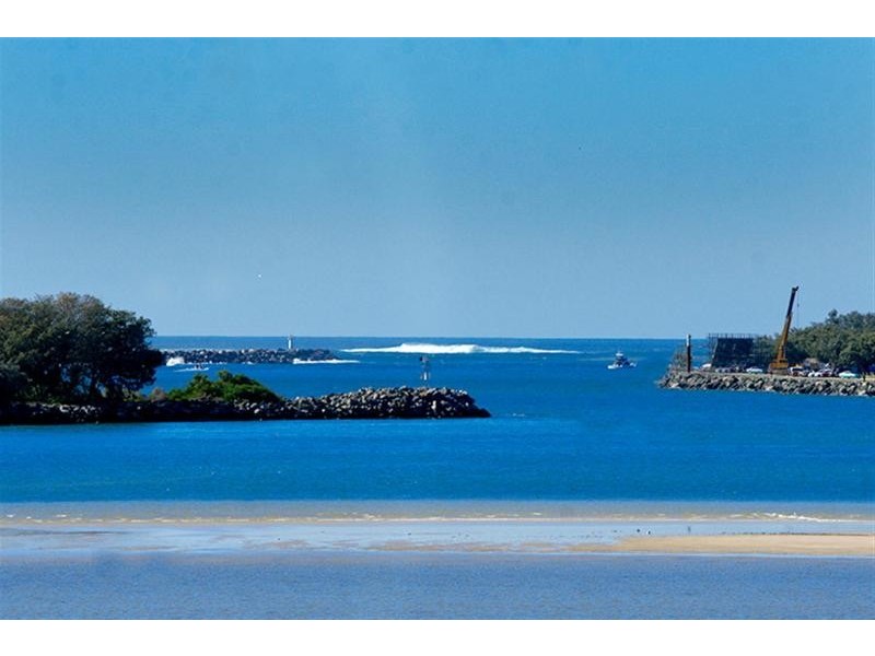 300 Marine Parade, Labrador QLD 4215