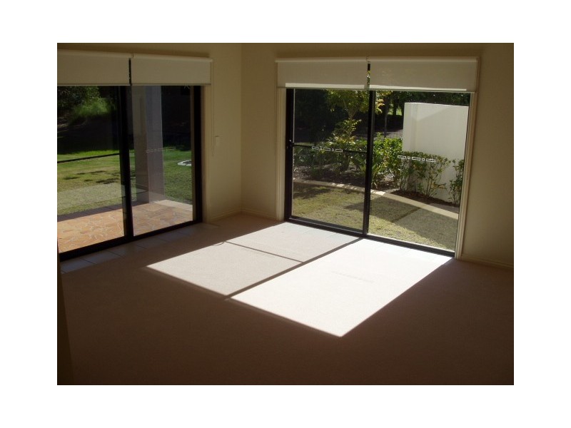 8874/1 Magnolia Drive East, Hope Island QLD 4212