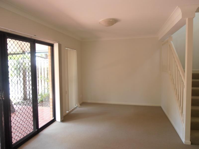 3/2 Springhill Drive, Sippy Downs QLD 4556