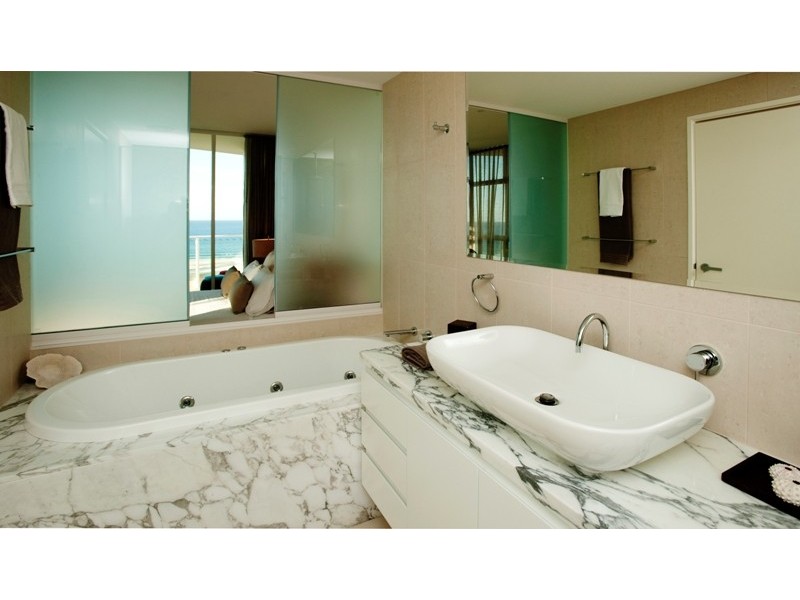 701/2 Creek Street, Coolangatta QLD 4225