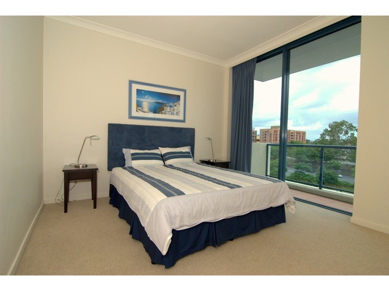 35 Ferry Street, Kangaroo Point QLD 4169