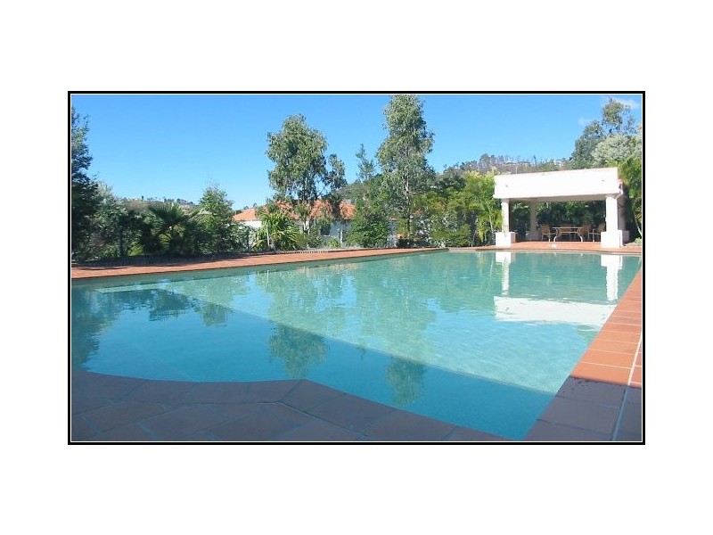 33/2 Studio Drive, Pacific Pines QLD 4211