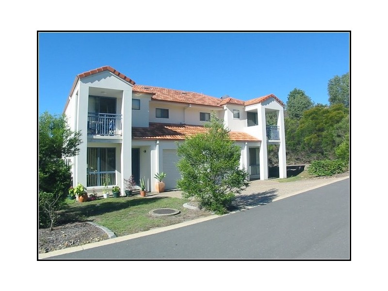 33/2 Studio Drive, Pacific Pines QLD 4211