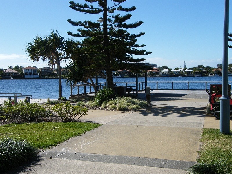 54/4 Grand Parade, Kawana Island QLD 4575