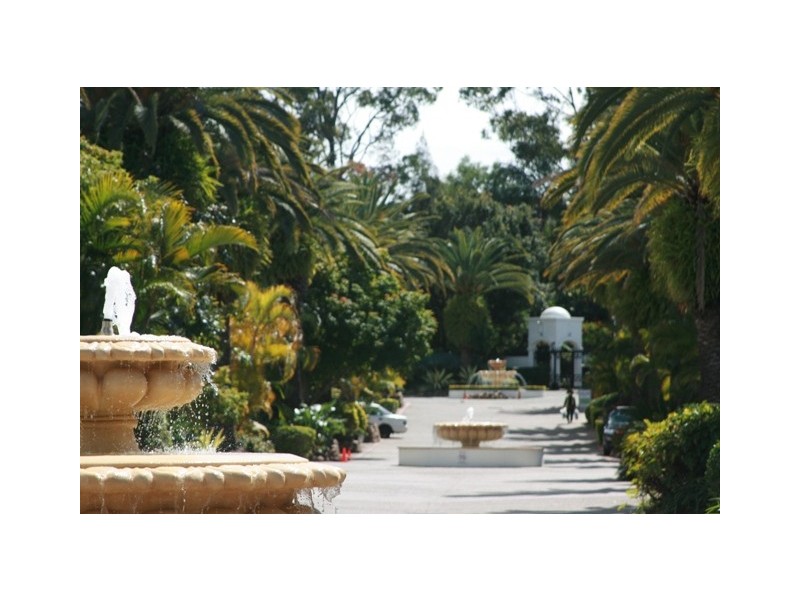 6/100 Cotlew St East, Southport QLD 4215