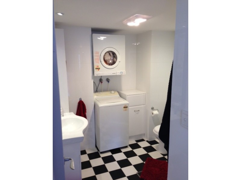 7-13 Barranbali Street, Chevron Island QLD 4217