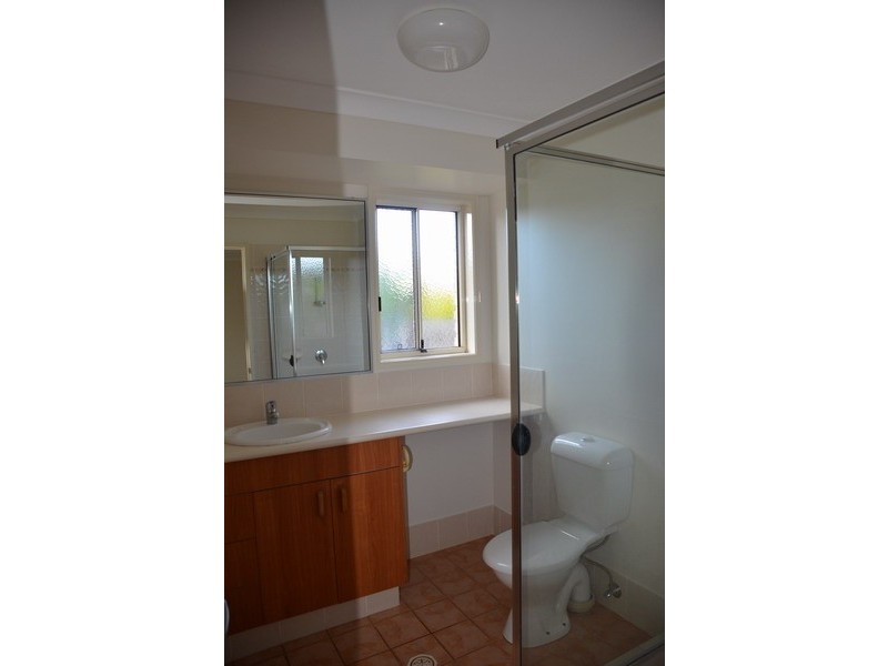 6 Yamie Ave, Varsity Lakes QLD 4227