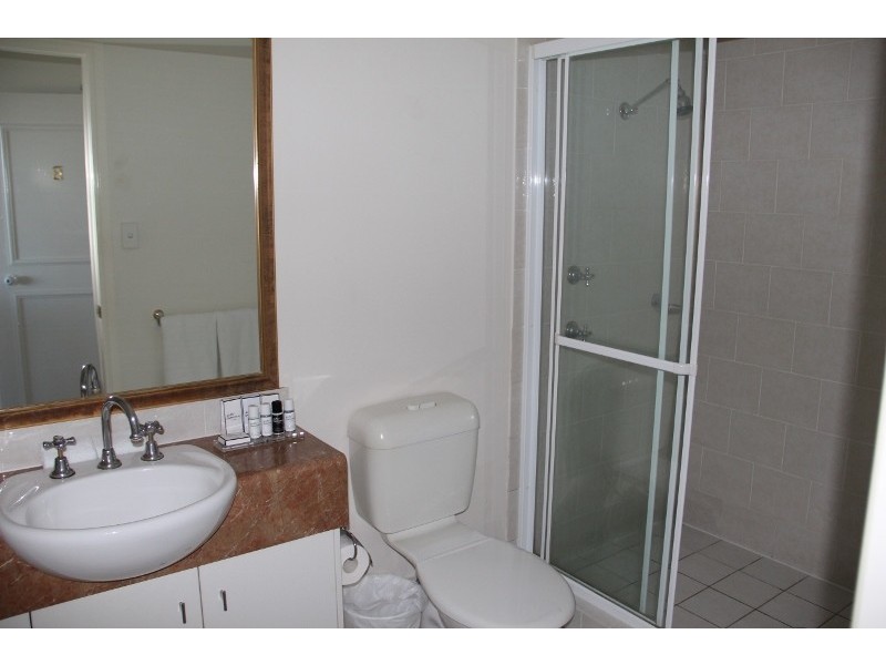 1142/2633 Gold Coast Highway, Broadbeach QLD 4218