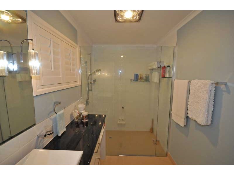 2/116 Meadowlands Road, Carina QLD 4152