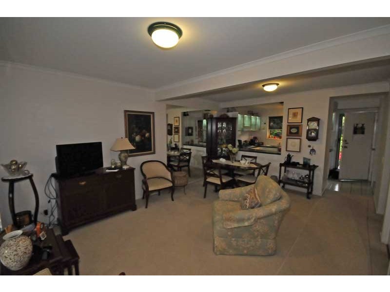 2/116 Meadowlands Road, Carina QLD 4152