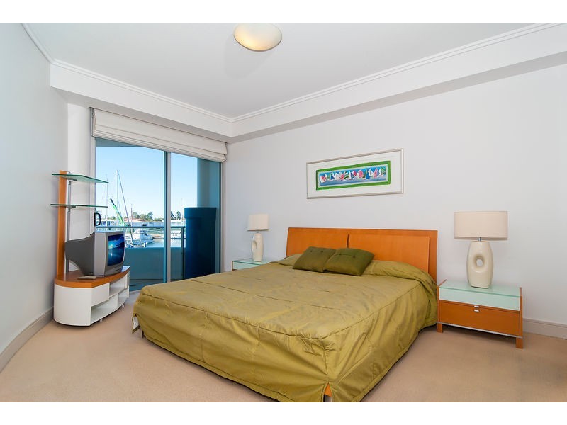 13 Nicklin Way, Minyama QLD 4575