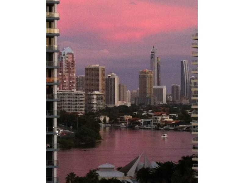 1 Como Crescent, Southport QLD 4215