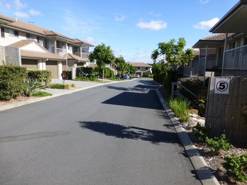 Pacific Pines QLD 4211