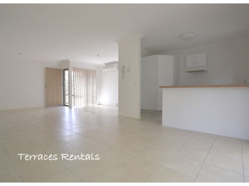 01/24 Amsonia Court,, Arundel QLD 4214