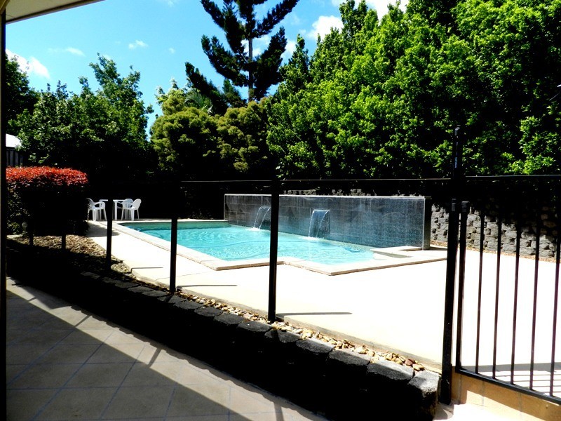 4 Corvus Way, Robina QLD 4226